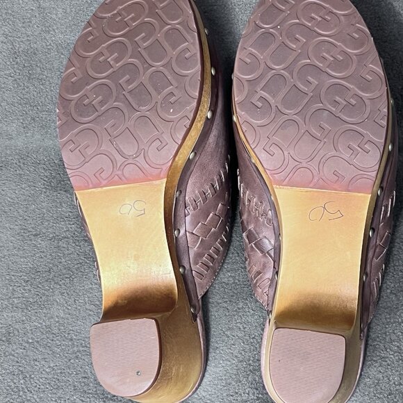 UGG Australia Clogs Women's Round Toe Leather Mules Brown Size 8 US F8910K Studs - Picture 6 of 8